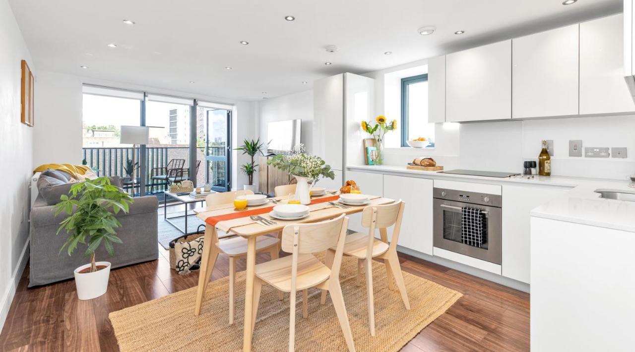 לונדון Modern Luxe Apt Just 10 Mins From Tower Bridge! Easy Access To Tube And Bus מראה חיצוני תמונה