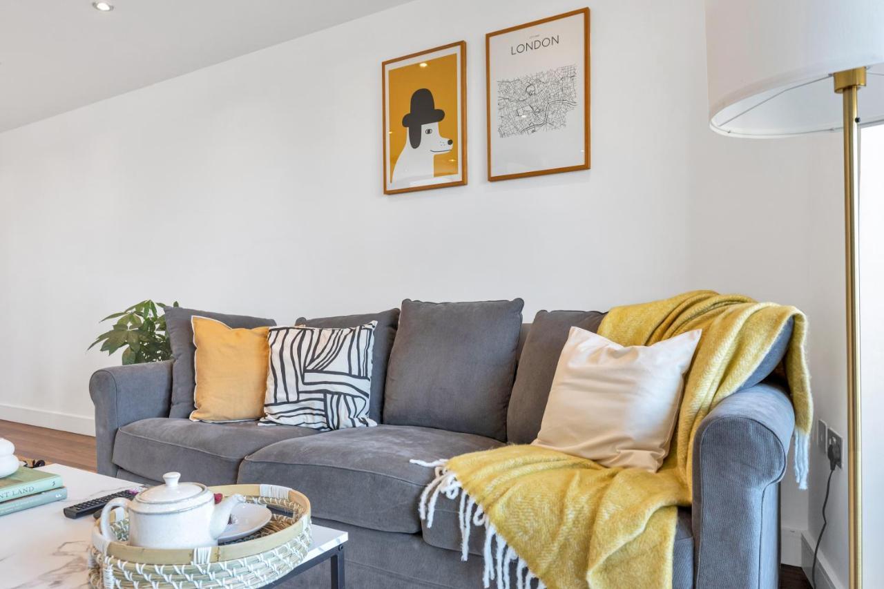 לונדון Modern Luxe Apt Just 10 Mins From Tower Bridge! Easy Access To Tube And Bus מראה חיצוני תמונה