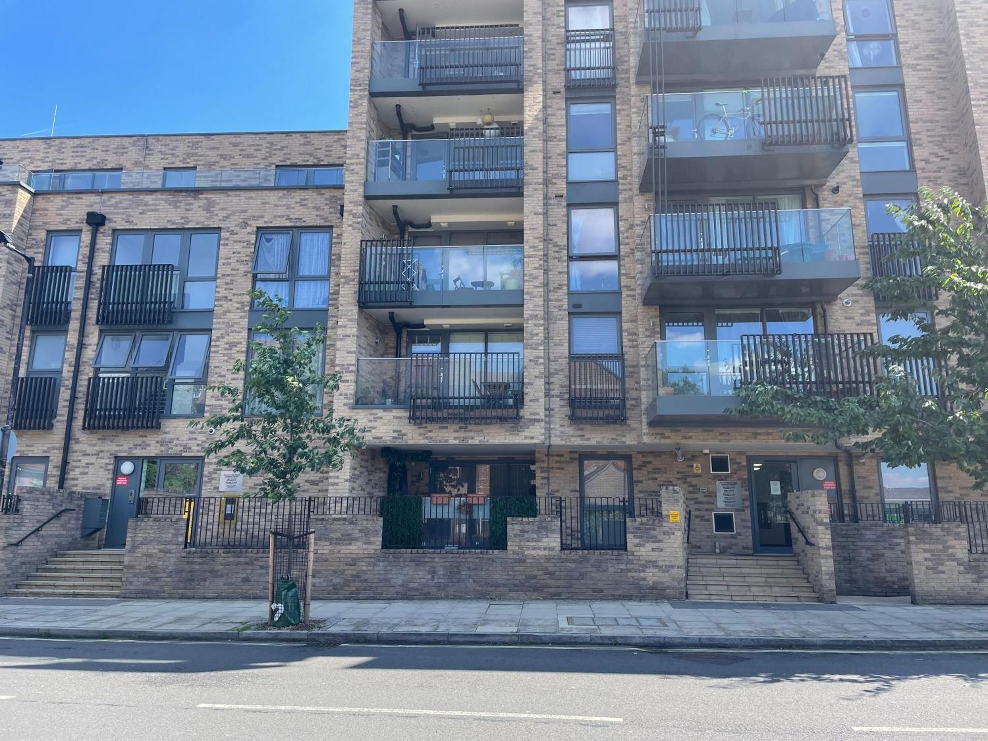לונדון Modern Luxe Apt Just 10 Mins From Tower Bridge! Easy Access To Tube And Bus מראה חיצוני תמונה